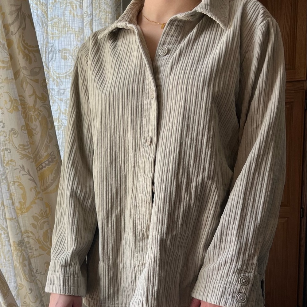 Comfy oversized corduroy jacket, perfect for layering!